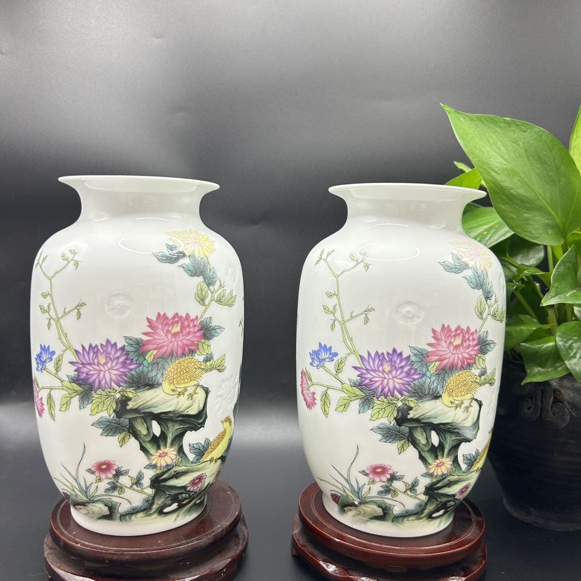 Garden Motif Ceramic Flower Vase