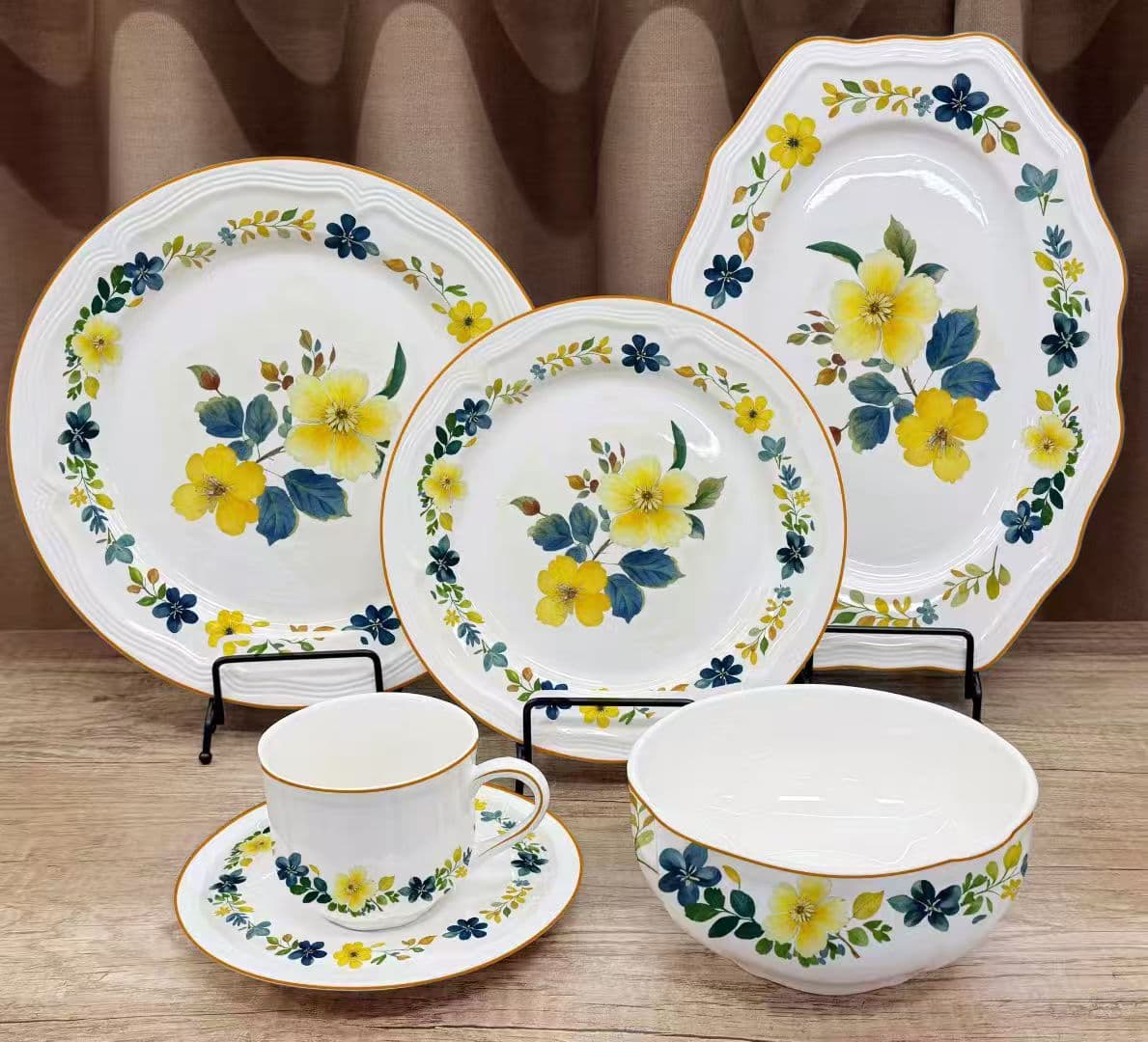 Lace-Rim Ceramic Dinnerware Set